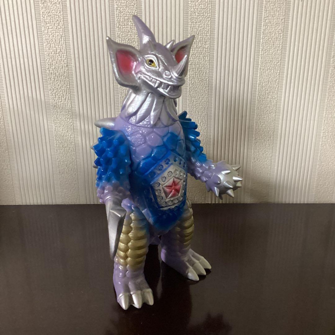 円谷コミュニケーションズ版　怪獣郷　タイラント　袋なし美品