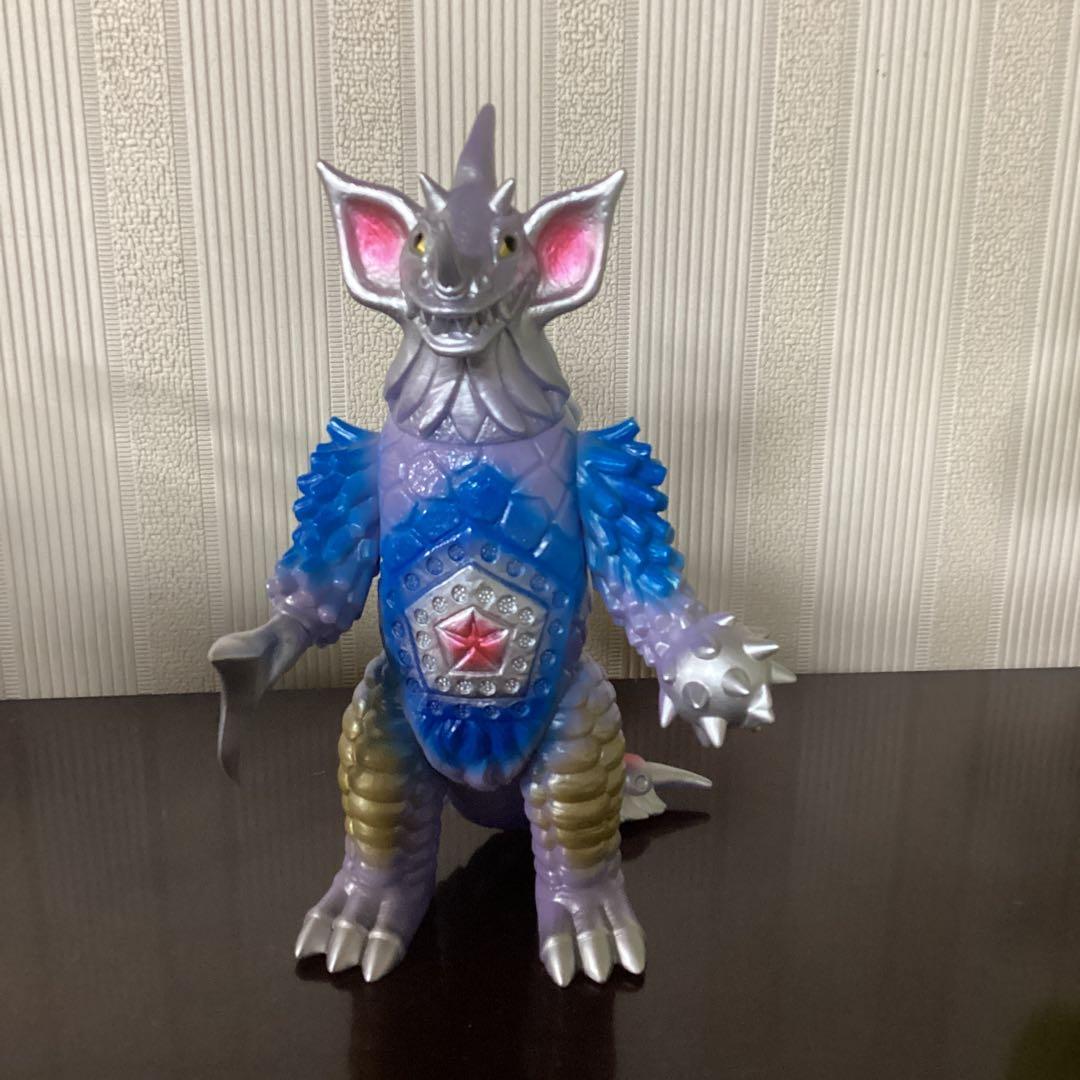 円谷コミュニケーションズ版　怪獣郷　タイラント　袋なし美品