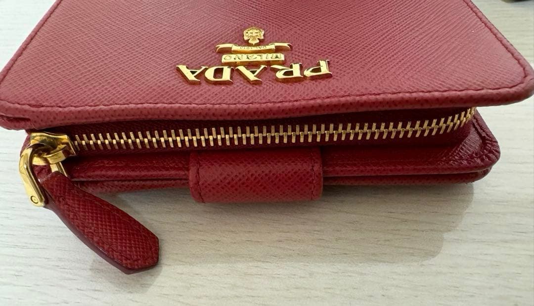 PRADA 二つ折り 財布