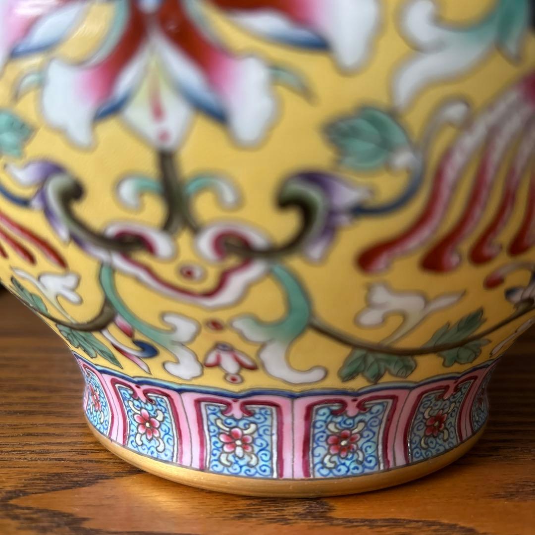 中国故宮博物院で購入した土産品 陶器の蓋付き容器 花と鳳凰の模様