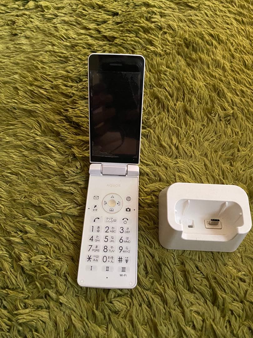 保護犬活動の為断捨離中 美品！シャープ AQUOS ホワイトホルダー付き