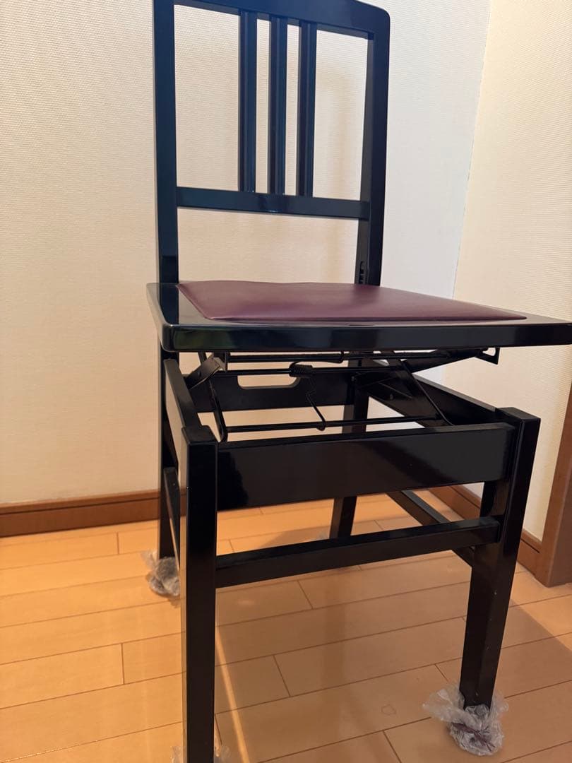 ピアノ　トムソン椅子　peacock