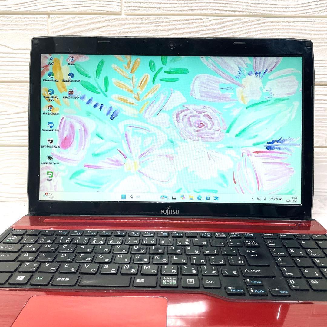 美品✨ノートパソコン SSD ブルーレイ カメラ win11 8GB カメラ