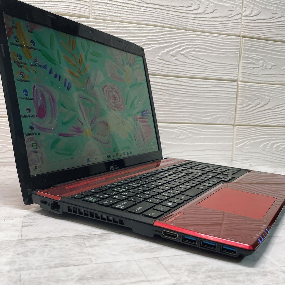 美品✨ノートパソコン SSD ブルーレイ カメラ win11 8GB カメラ