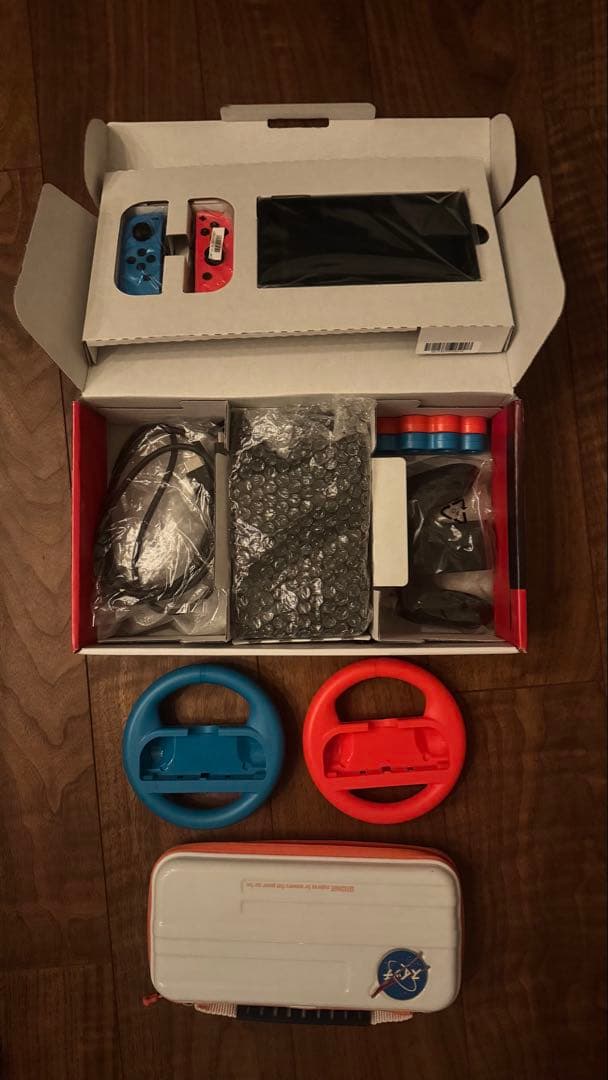 Y*u様 【箱付き新品同様超美品】Nintendo Switch本体＋おまけ