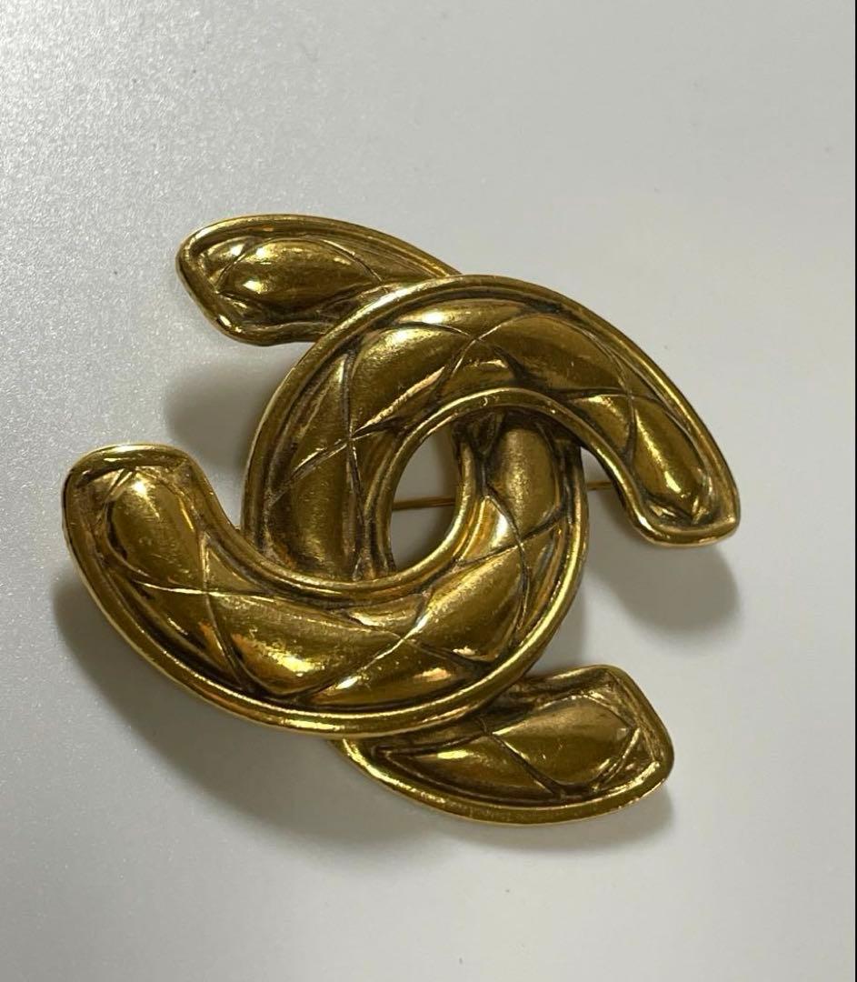 シャネル CHANELヴィンテージ　ココマーク　マトラッセ ブローチ　ゴールド