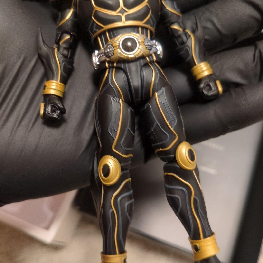 【美品】真骨彫　仮面ライダークウガ　アルティメットフォーム