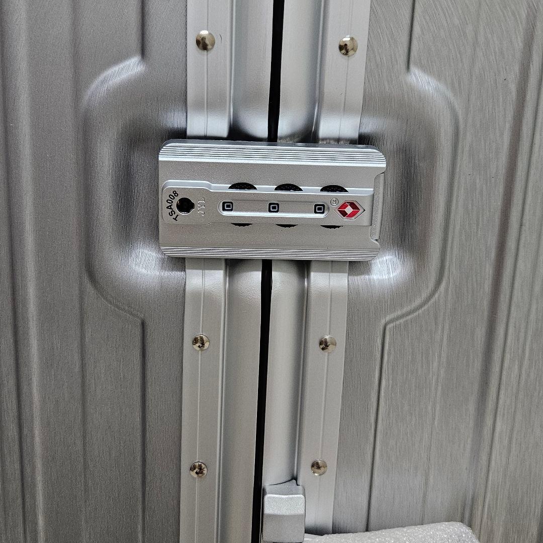 新品✨️スーツケース Mサイズ 66L 静音キャスター TSAロック