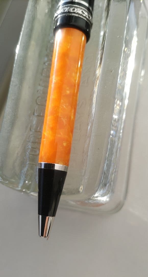 ★プール★　デルタドルチェビータミディアム ボールペン