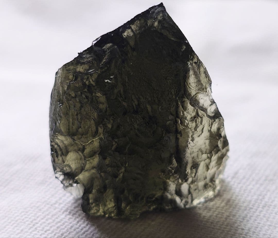 [鑑別書付] 天然 モルダバイト 原石 9.95g