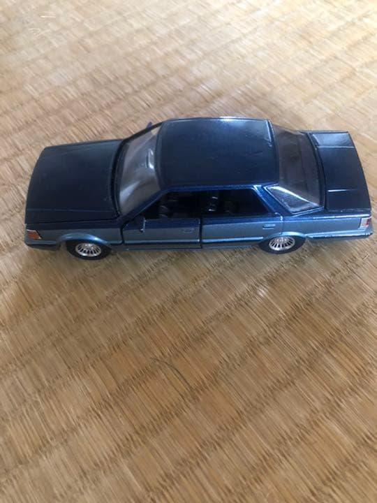 日産グロリア　ミニカー