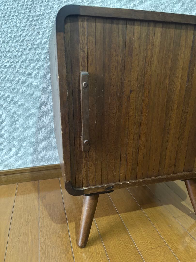 ビーカンパニー　アンティーク風木製キャビネット