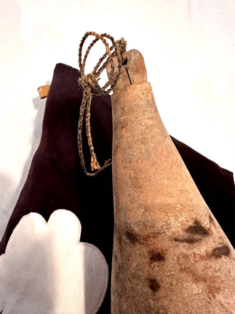 The Hawaiian Calabash antique fish hook付