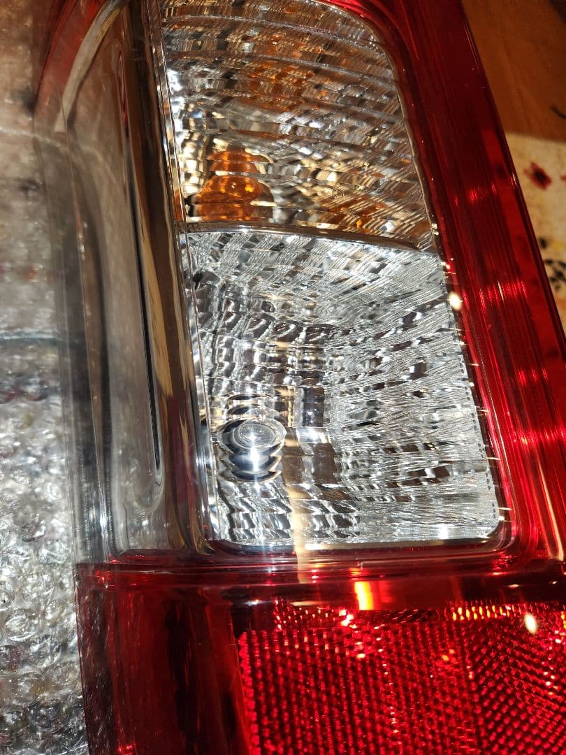 日産 NV350 キャラバン テールランプ　助手席側　前期用　後期ルック