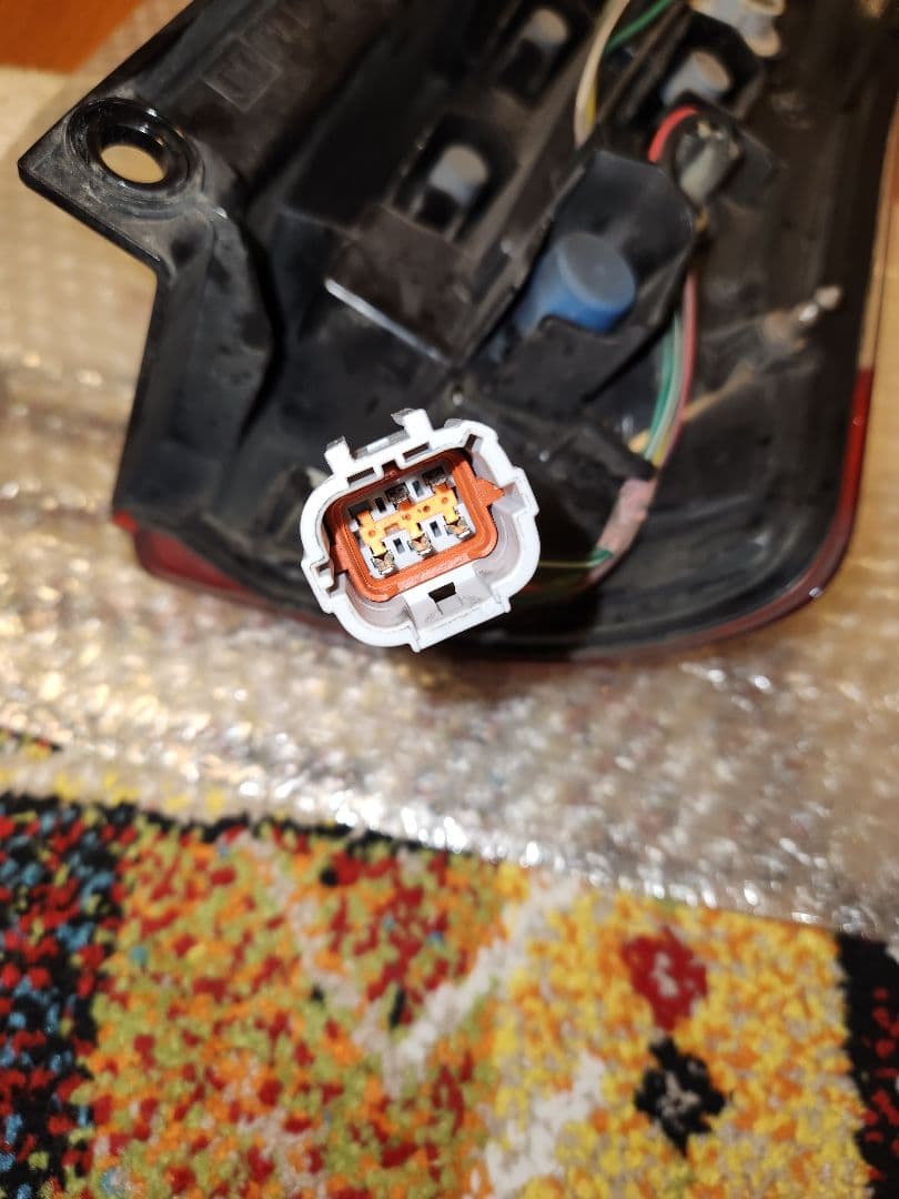 日産 NV350 キャラバン テールランプ　助手席側　前期用　後期ルック