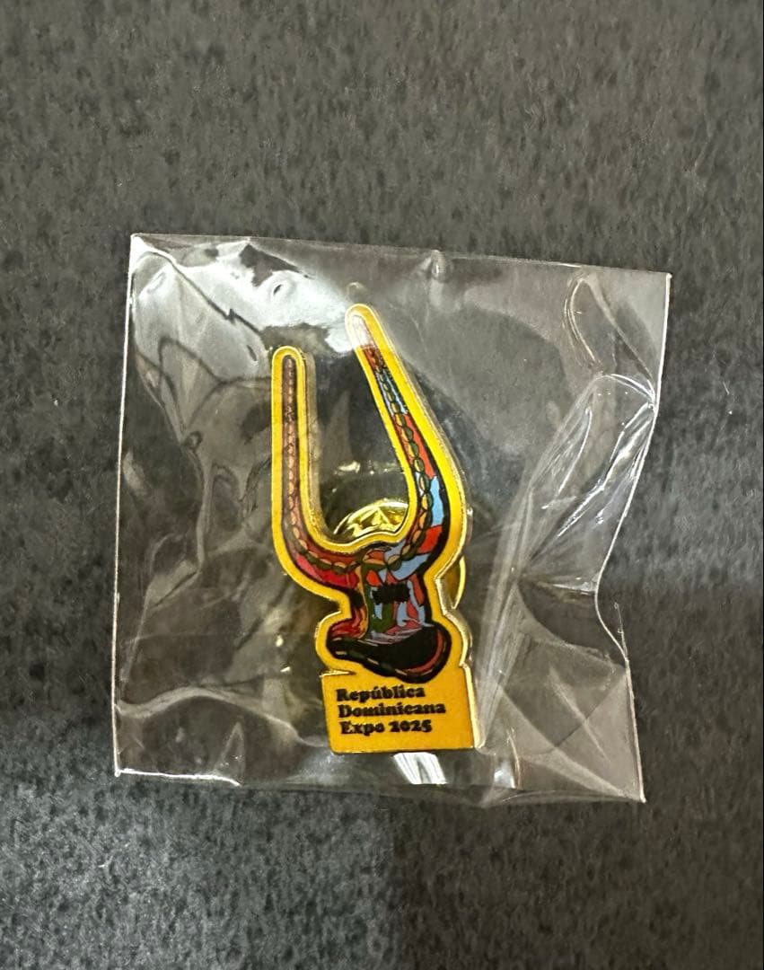 万博　ドミニカ　パビリオン　ピンバッチ