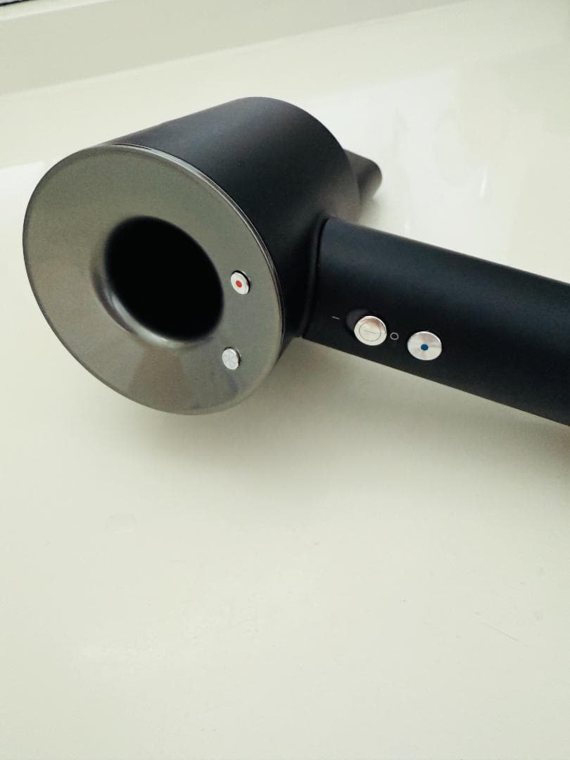 【令和の諸葛孔明】【値下げ】dyson ヘアドライヤー ブラック