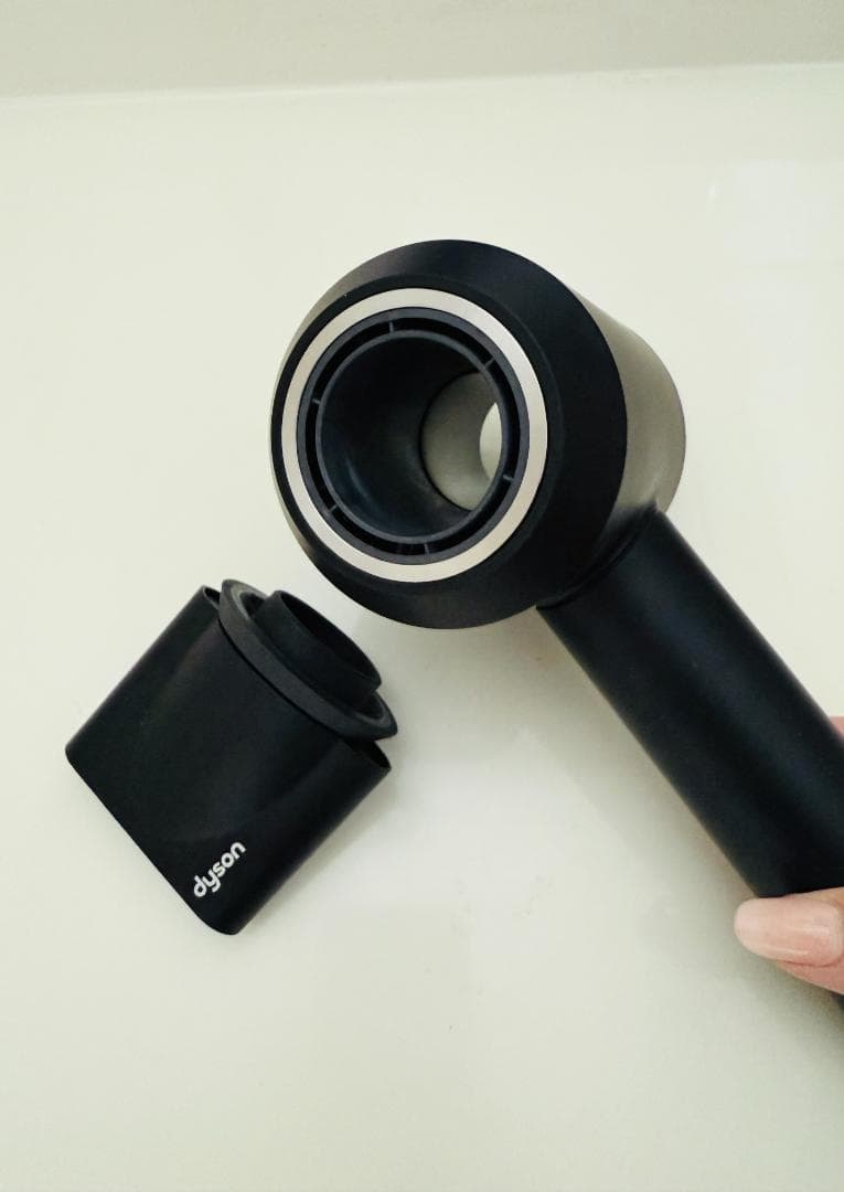 【令和の諸葛孔明】【値下げ】dyson ヘアドライヤー ブラック
