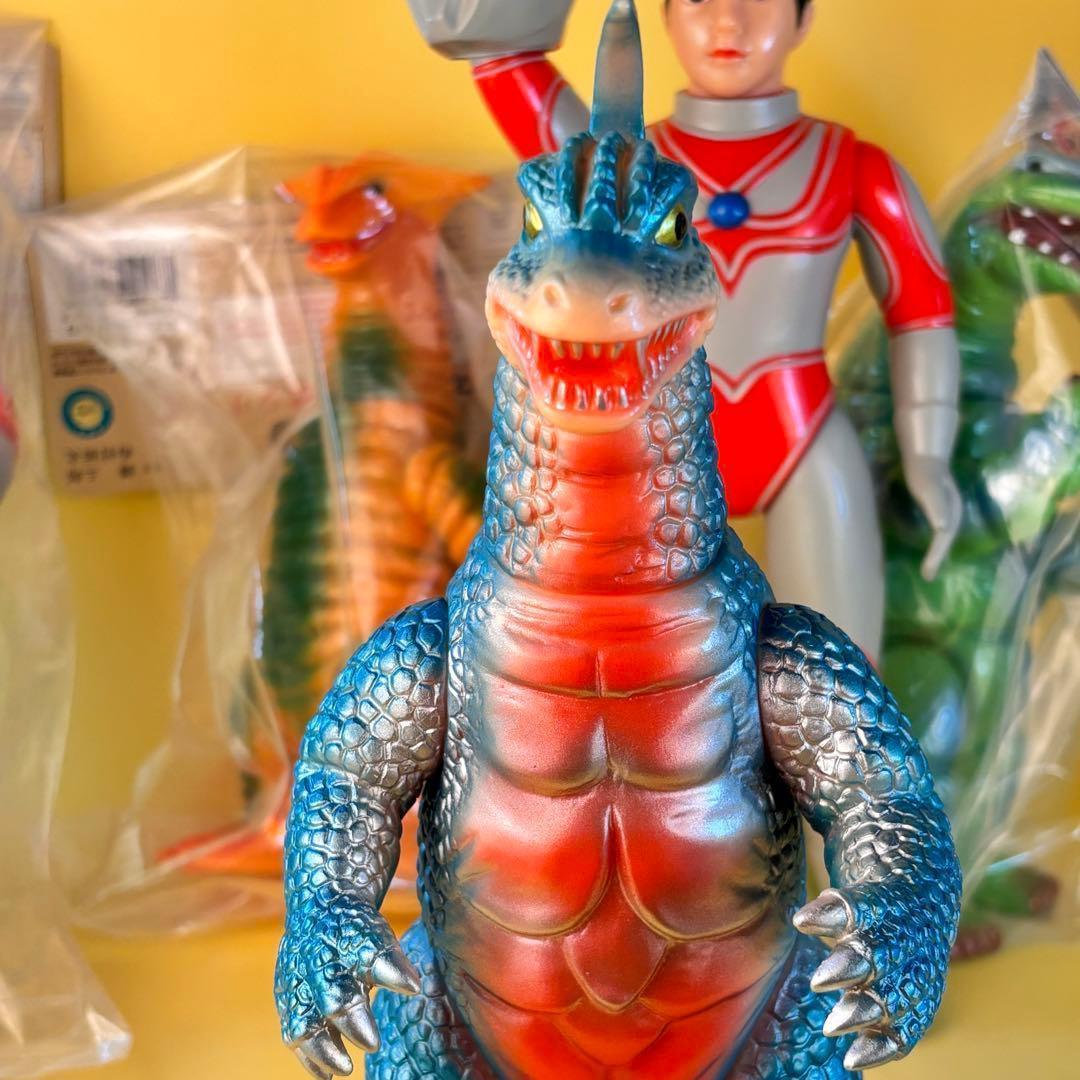 ブルマァクの怪獣シリーズ★アーストロン Gカラー 帰ってきたウルトラマン未開封品