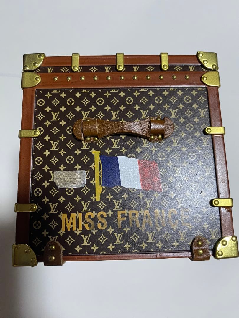 LOUIS VUITTONミスフランス　モノグラムトランク　ペーパーウェイト