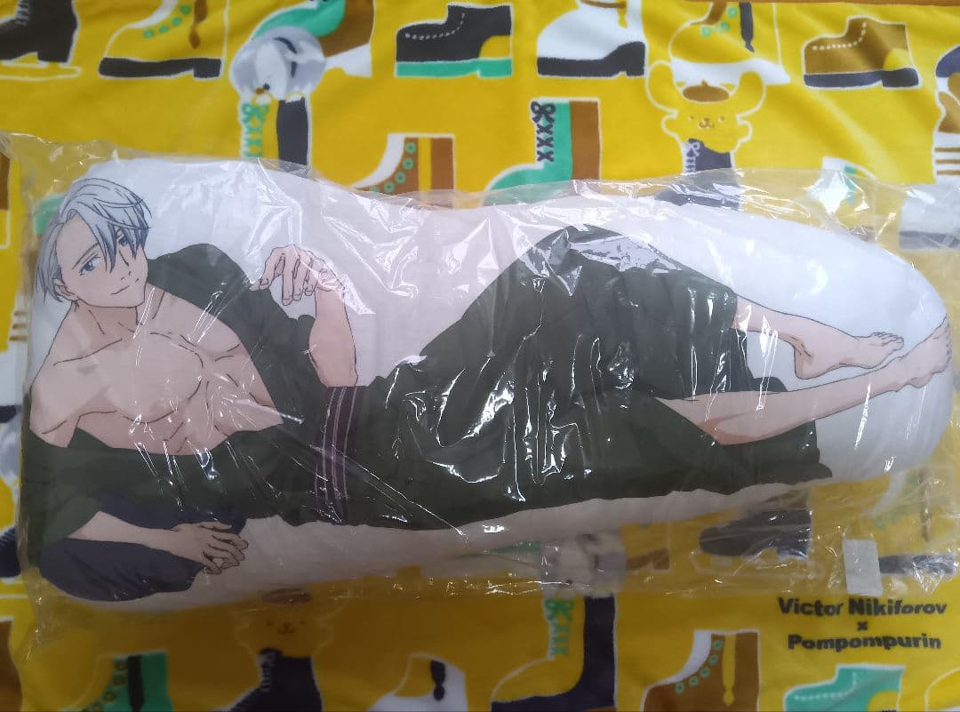 ユーリ!!! on ICE 人をダメにするクッション ヴィクトル・ニキフォロフ