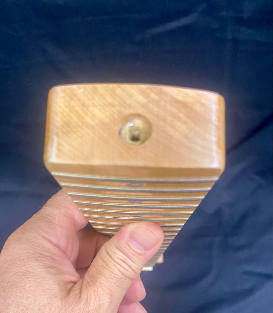 新品　ストラトキャスター エレキギター用ネック カナダ産１ピースフレイムメイプル