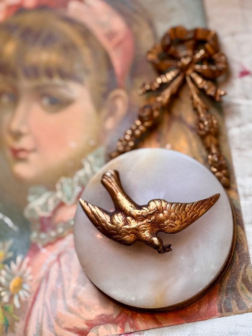 フランス　アンティーク　＊鳥のモチーフ&リボンフレーム＊　飾り　大理石