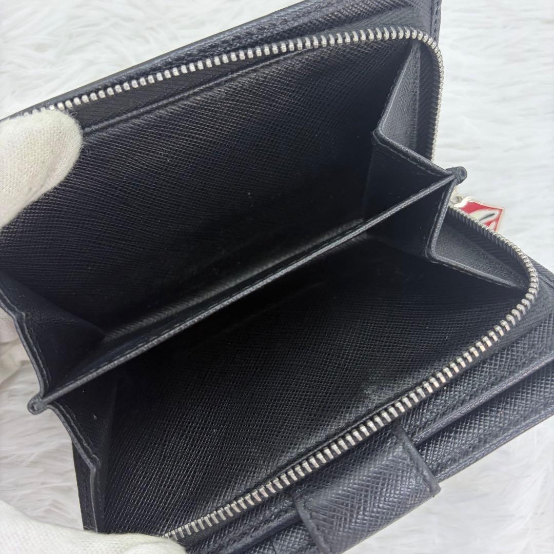 希少/美品✨️プラダ 二つ折り財布 サフィアーノ シャイン リップチャーム 黒