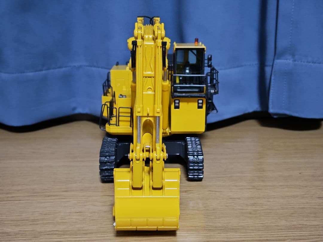 コマツ建機 KOMATSU 1/50 PC2000-8 ダイキャストモデル