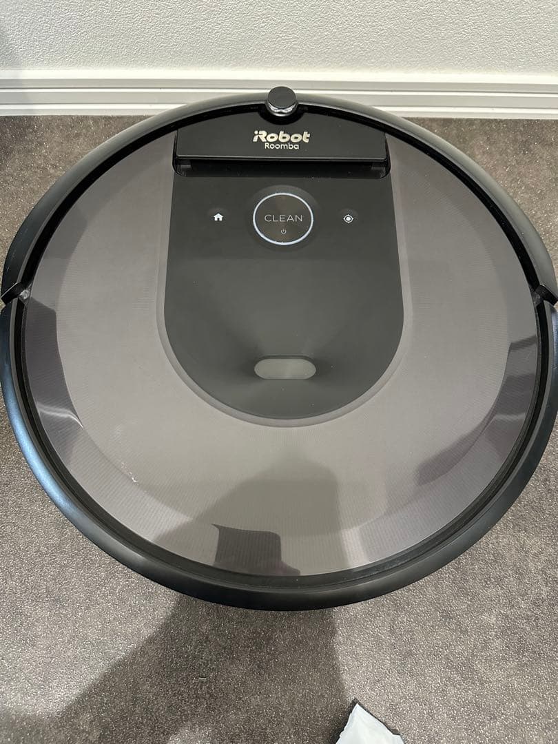 お掃除ロボット　ルンバi7 本体➕ダストクリーナー　ブラック　【美品】