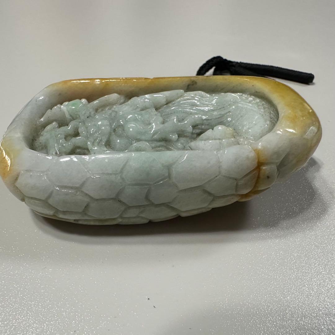 天然翡翠　ペンダント　龍ドラゴン　お守り