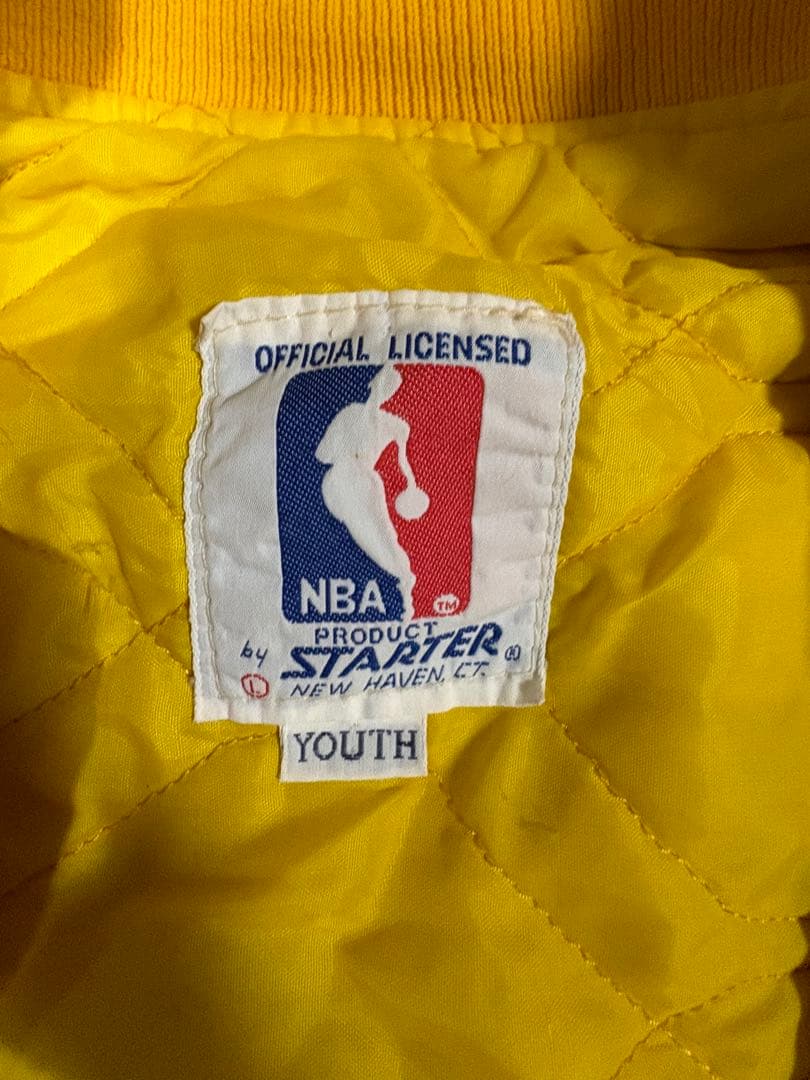 Starter 製 ロサンゼルス・レイカーズ オフィシャルサテンジャケットです