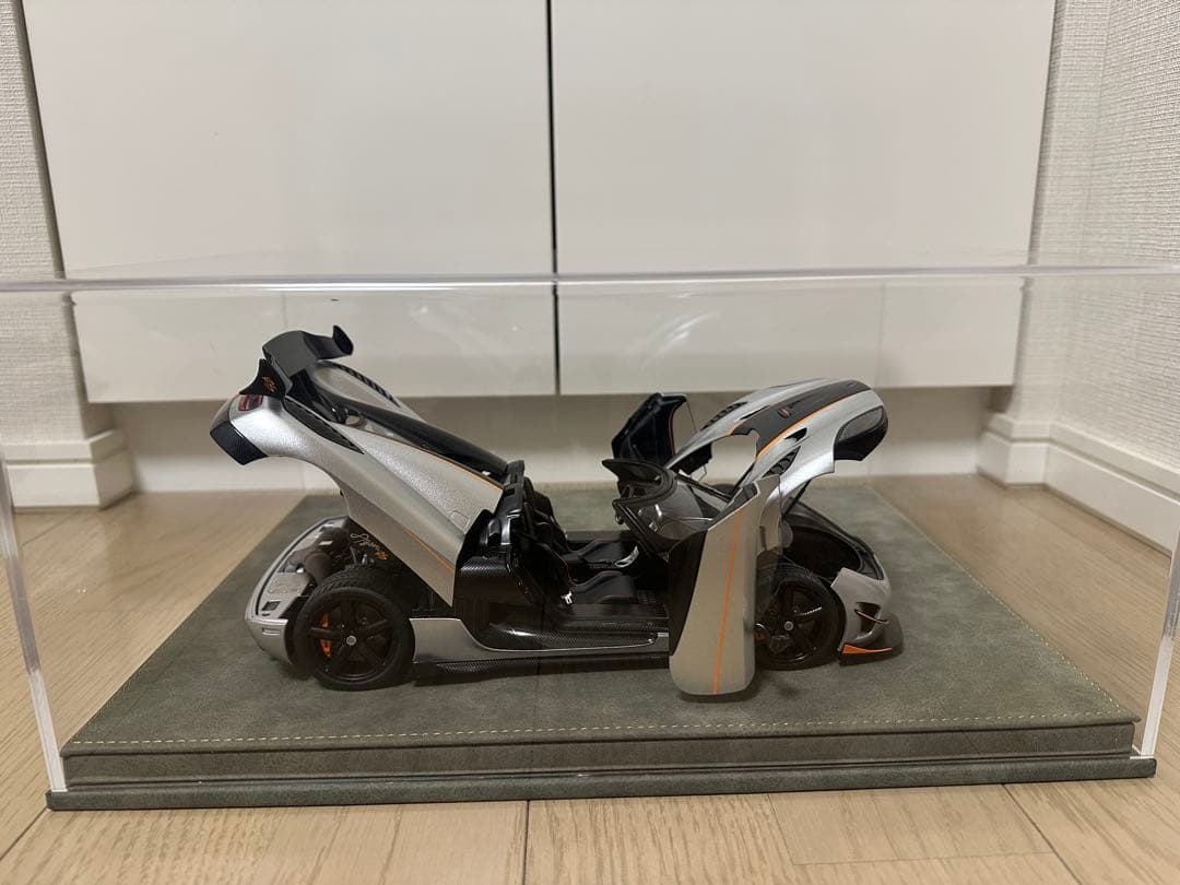 オートアート 1/18 ケーニグセグ アゲーラ ミニカー ケース付