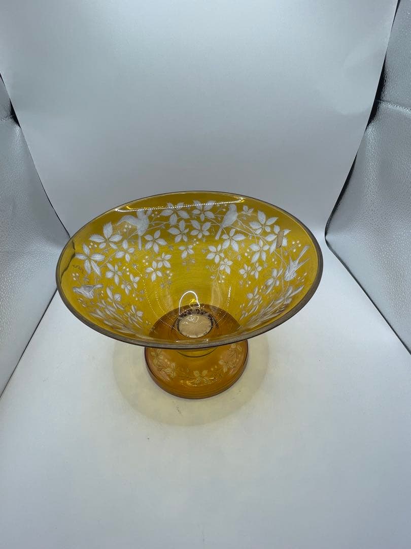 琥珀色 ガラス ボウル 花と鳥のデザイン