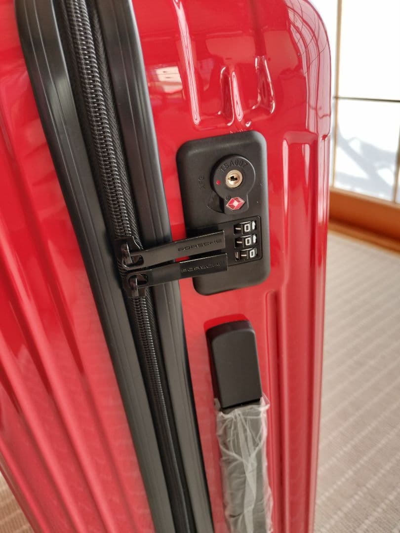 【新品未使用品】ポルシェ スーツケース 赤 TSAロック 機内持ち込み可能