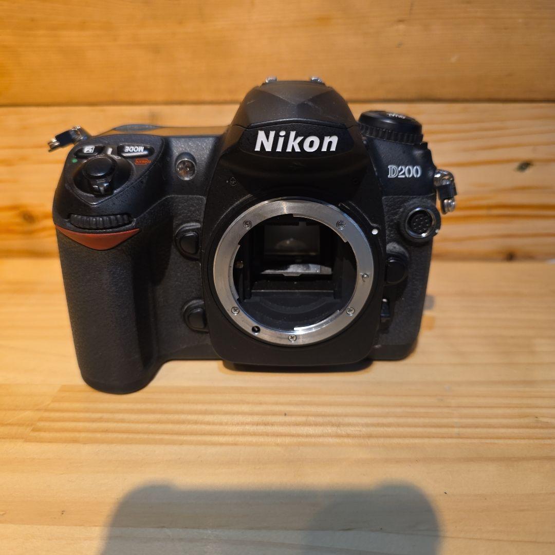 ニコン Nikon D200 ボディ 本体 のみ