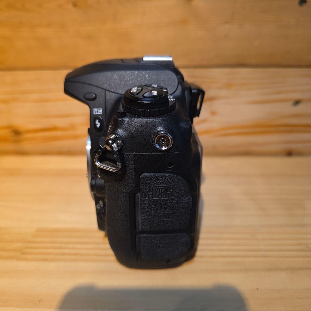 ニコン Nikon D200 ボディ 本体 のみ