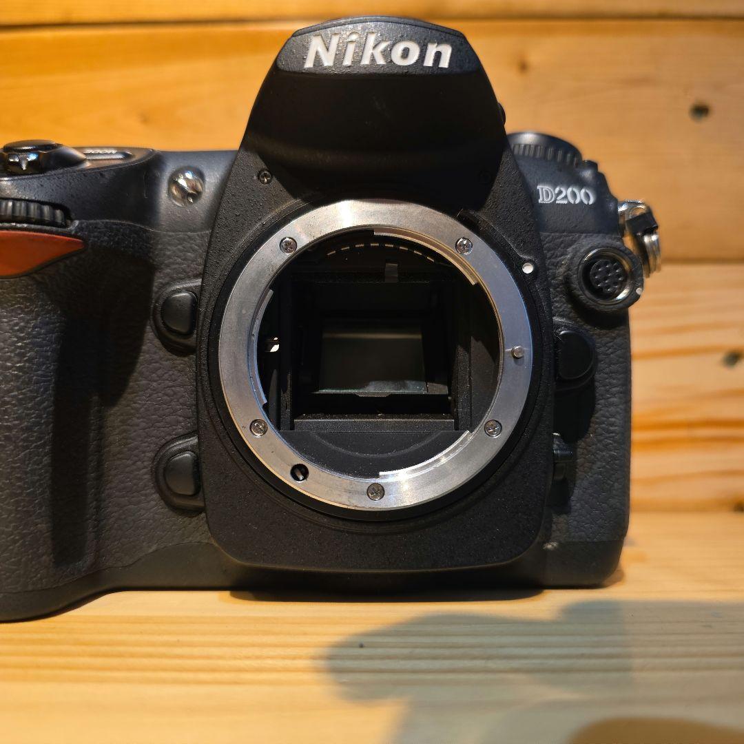 ニコン Nikon D200 ボディ 本体 のみ