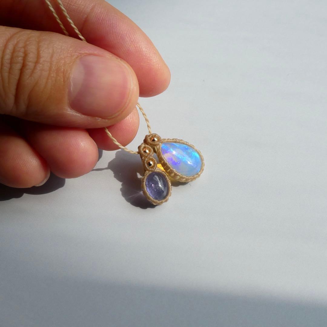 でんちゃん　オパールとタンザナイトのマクラメネックレス