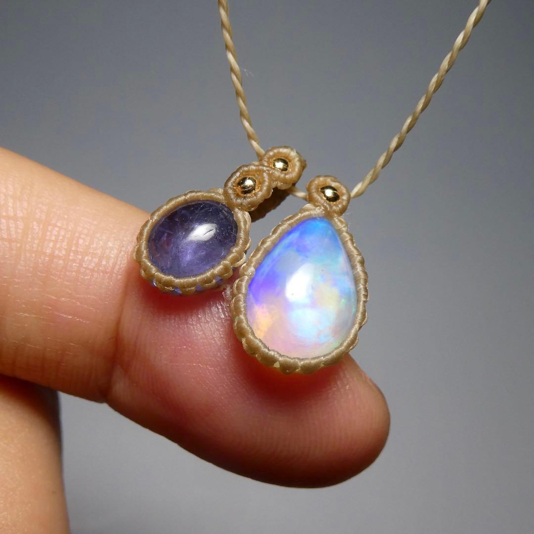 でんちゃん　オパールとタンザナイトのマクラメネックレス