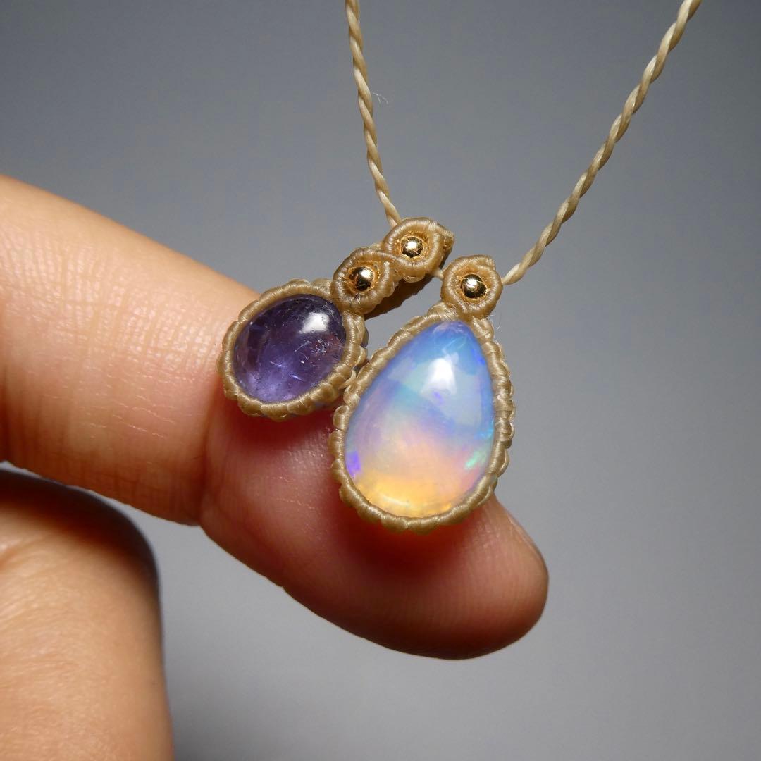 でんちゃん　オパールとタンザナイトのマクラメネックレス