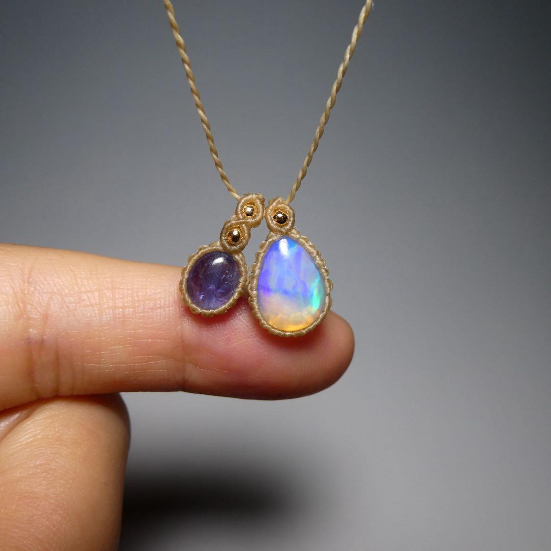 でんちゃん　オパールとタンザナイトのマクラメネックレス