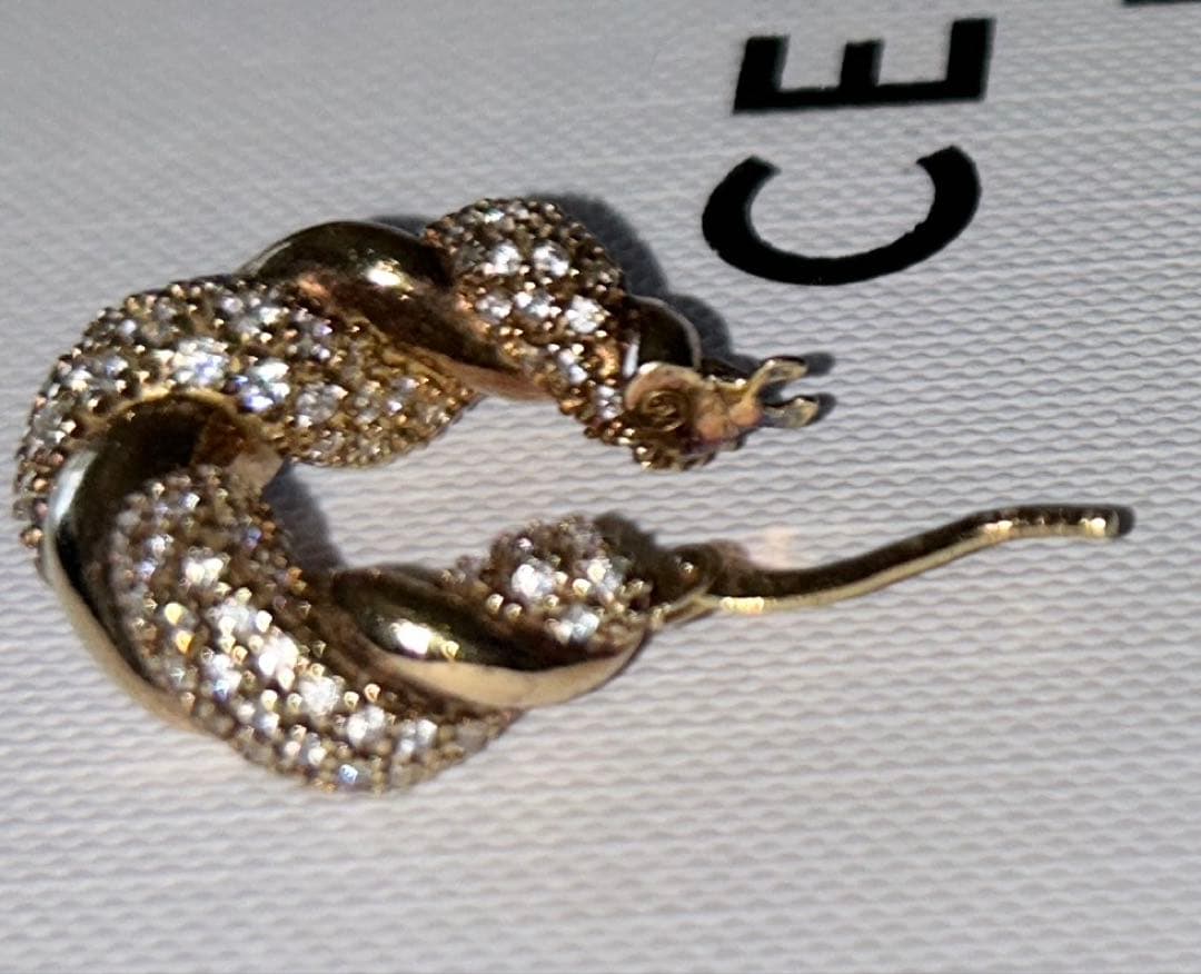 期間限定値下げ◆BOTTEGA VENETA ◆ ツイスト　フープピアス