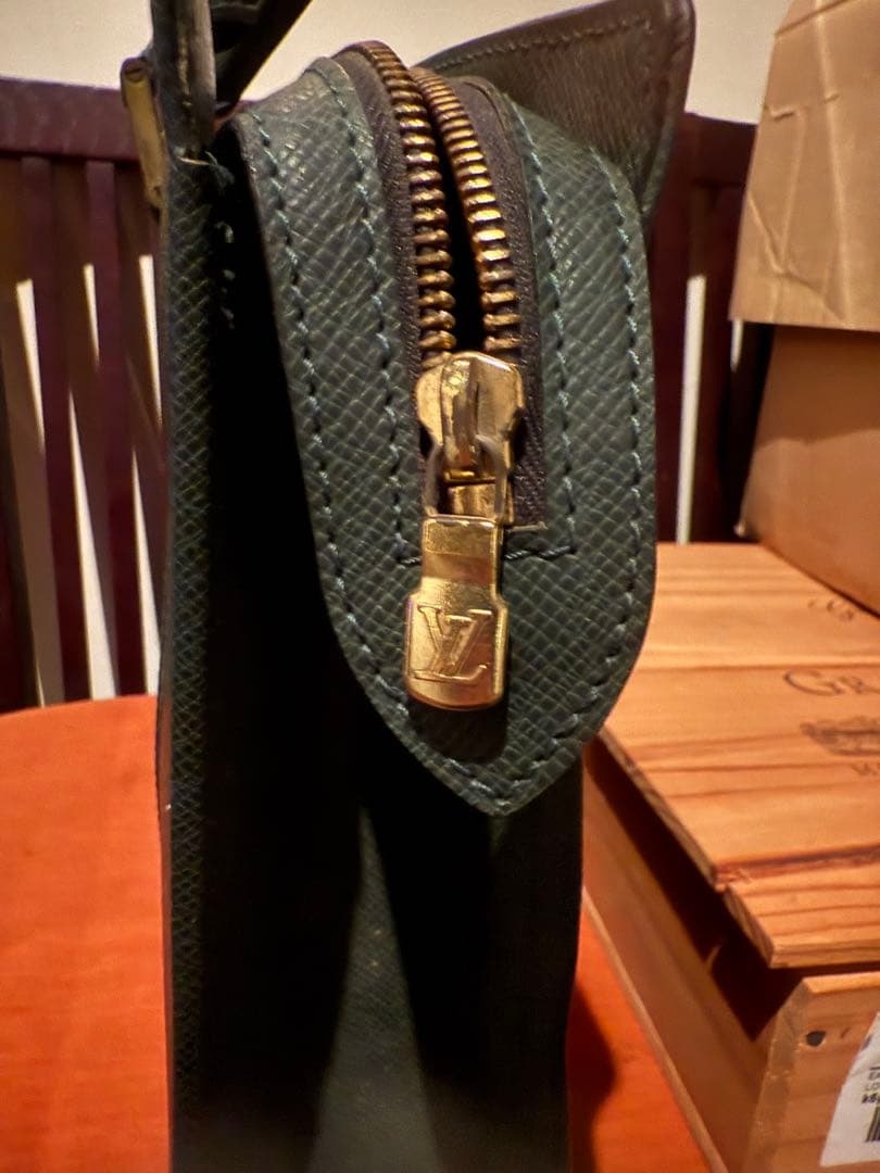 ルイヴィトン タイガ ロザン ビジネスバッグ グリーン