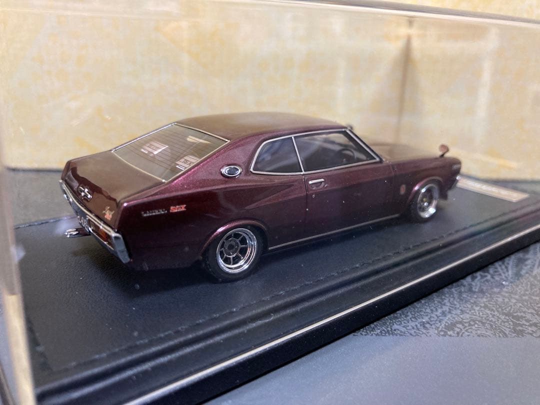 イグニッションモデル 1/43 日産 ローレル 2000SGX C130 紫