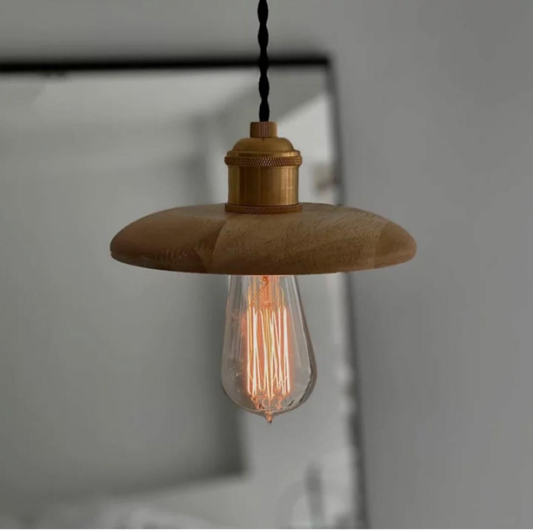 真鍮ソケットとウッドシェード