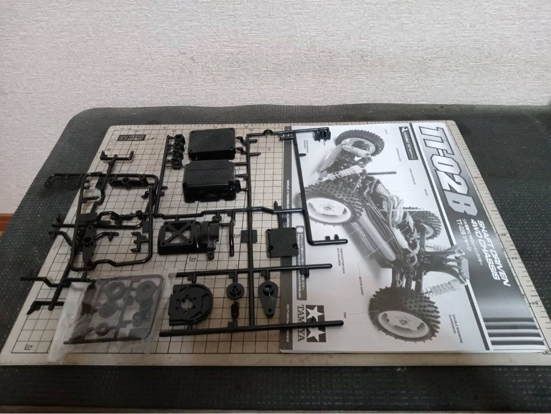 タミヤTT-02Bネオスコーチャーボディ付き