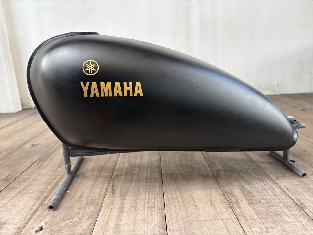 SR400 ガソリンタンク（マットブラック&ゴールド）自家塗装