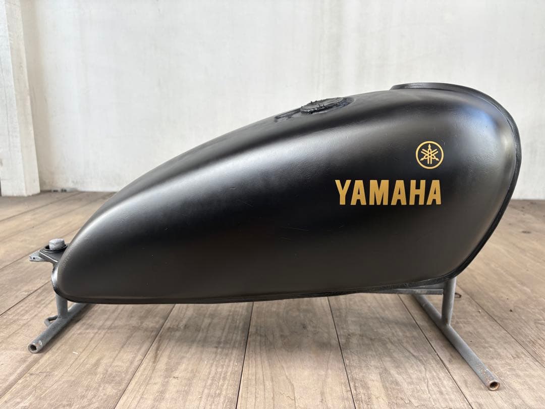 SR400 ガソリンタンク（マットブラック&ゴールド）自家塗装