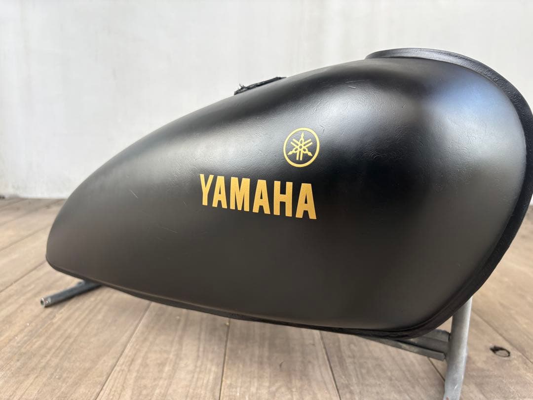 SR400 ガソリンタンク（マットブラック&ゴールド）自家塗装